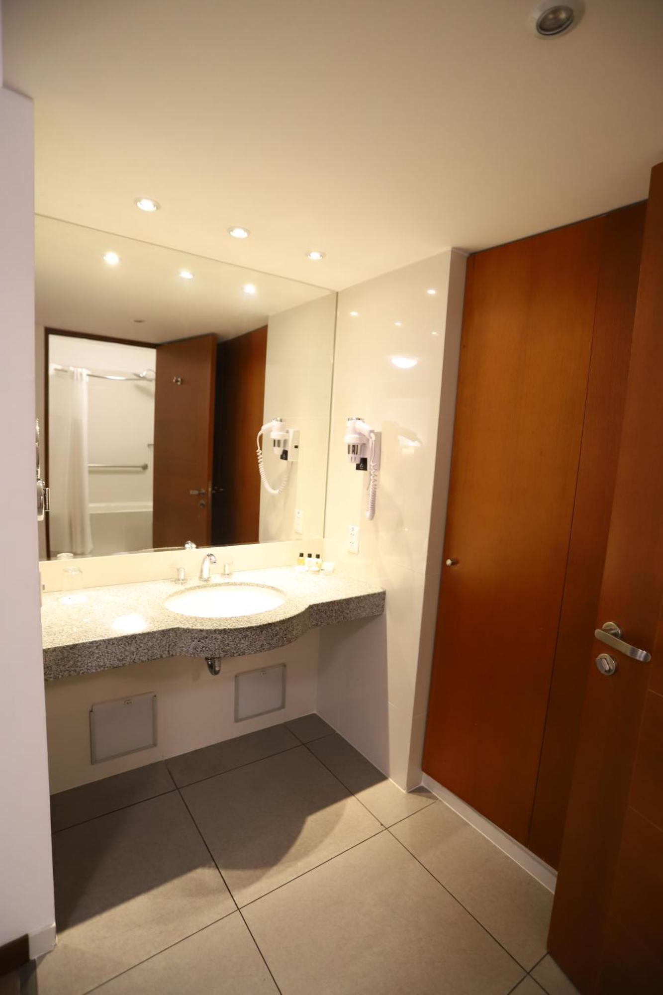 Queen Room Disability Access