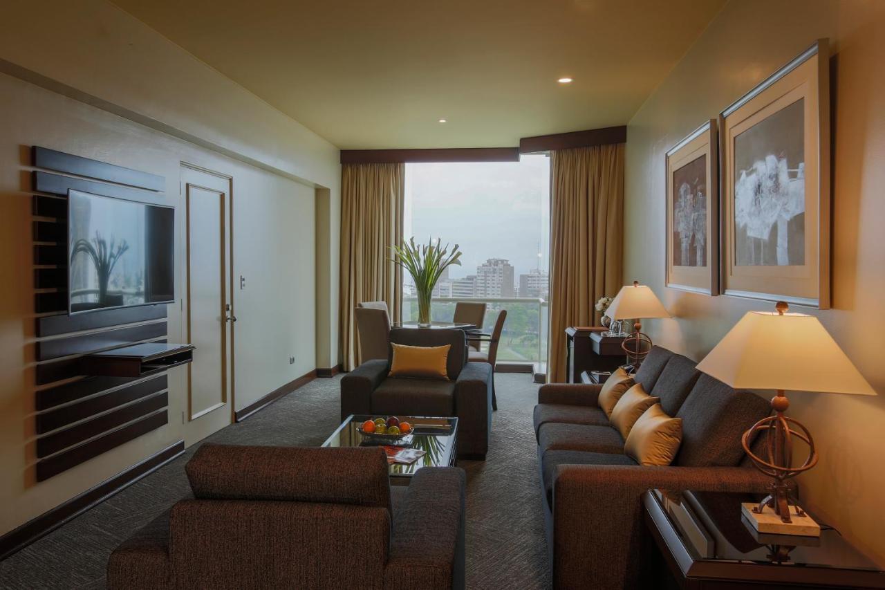Deluxe Suite,747036938:JPEG